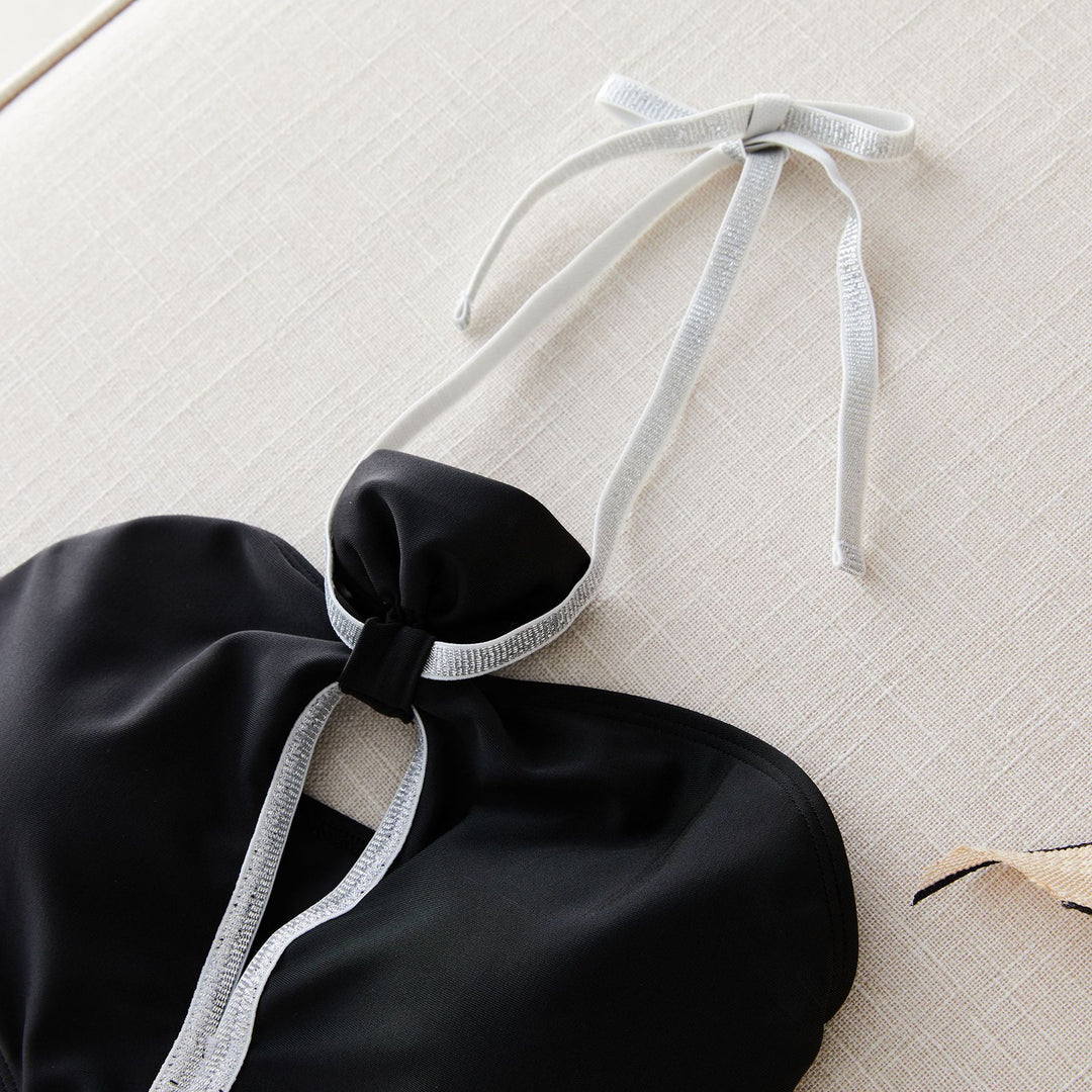 Dame bikini-sæt med elegant rynkning og moderigtige bandeau-top Stilla