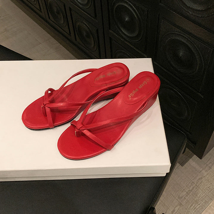 Dame Wedge-sandaler med elegant krydsrem-design og komfortabel indersål Stilla