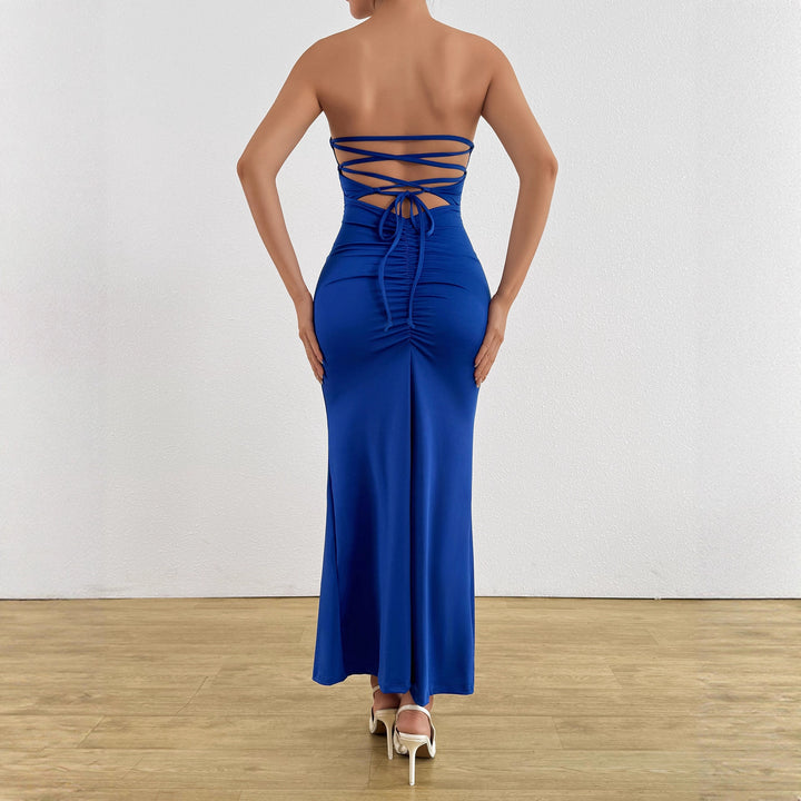 Dame Elegant strapless maxikjole med raffineret nøgleudskæring og figurformende snit Skovae
