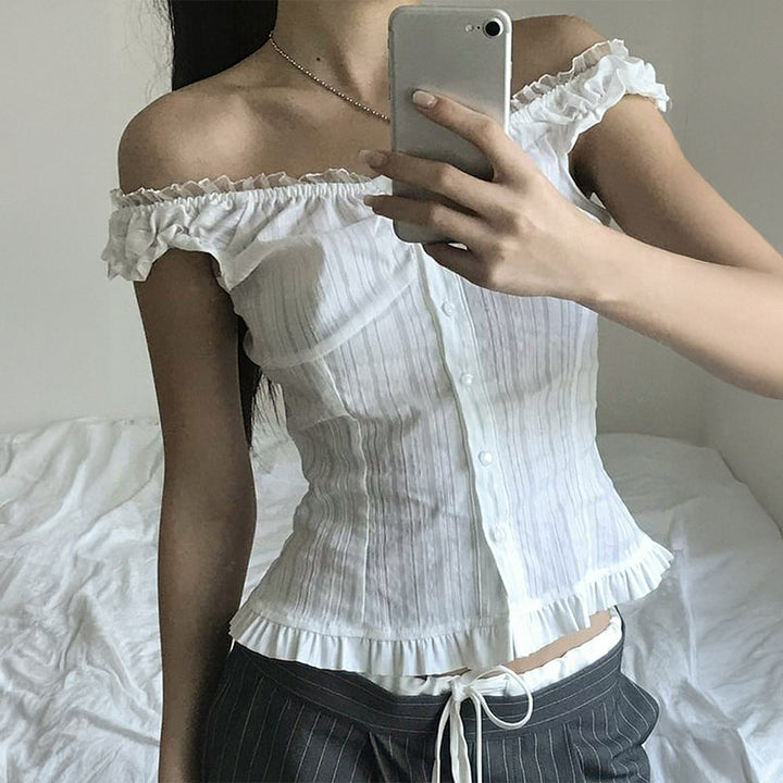 Dame Off-Shoulder Bluse med Rüschendetails og Knopliste Stilla