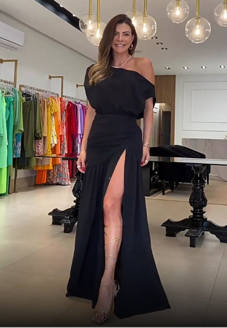 Dame Maxikjole med elegant asymmetrisk design og flydende draperinger Stilla