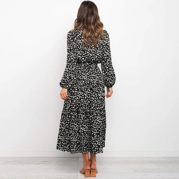 Dame Maxi Wrap Kjole med elegant lagdelt design Stilla