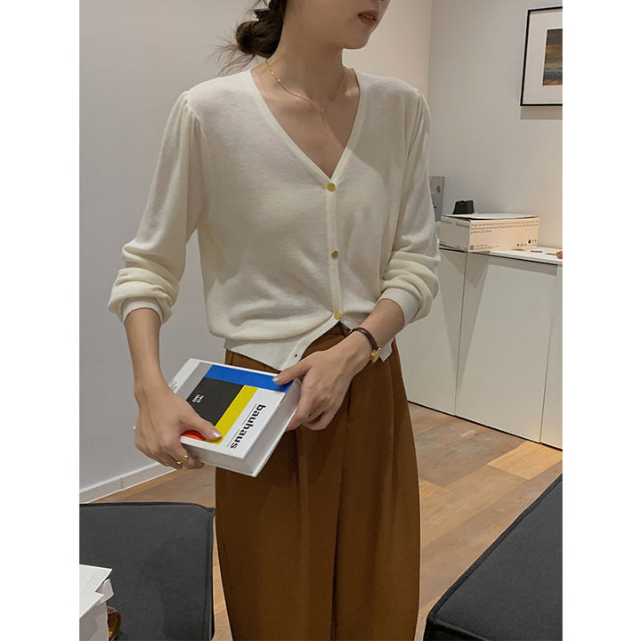 Dame elegant strikket cardigan med V-udskæring og elegante knapdetaljer Stilla