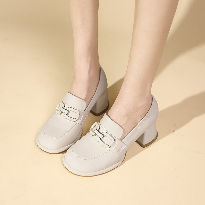 Dame Chunky Heel Slip-On Loafers med dekorativ spænde Stilla