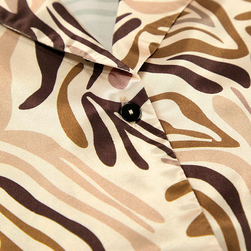 Dame Satin Pyjamas Sæt med moderne Grafiktryk og elegante Ruffle Detaljer Stilla