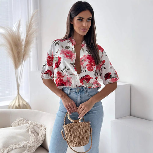 Damebluse med blomsterdesign og afslappet snit Stilla