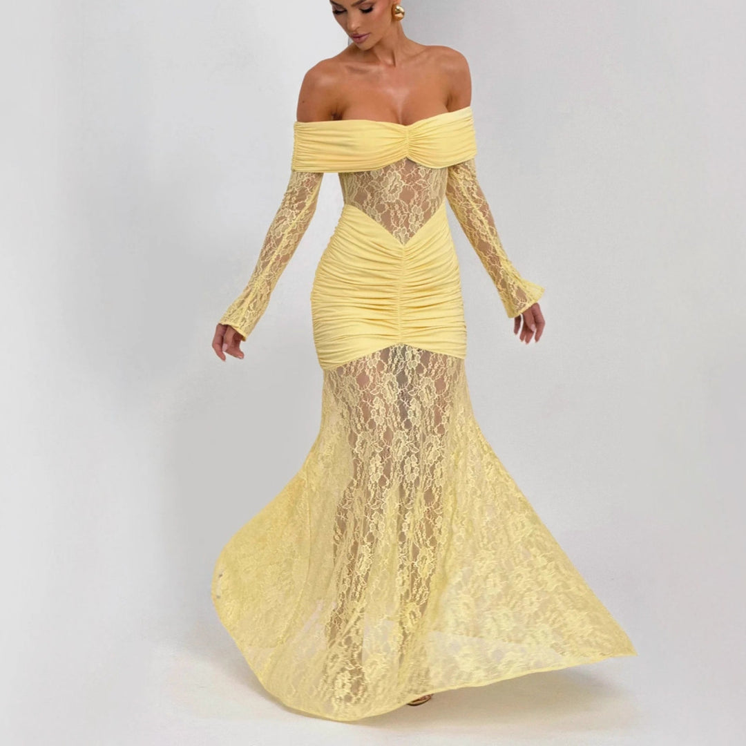 Dame Off-Shoulder Blondekjole med raffinere Flæsedetaljer Stilla
