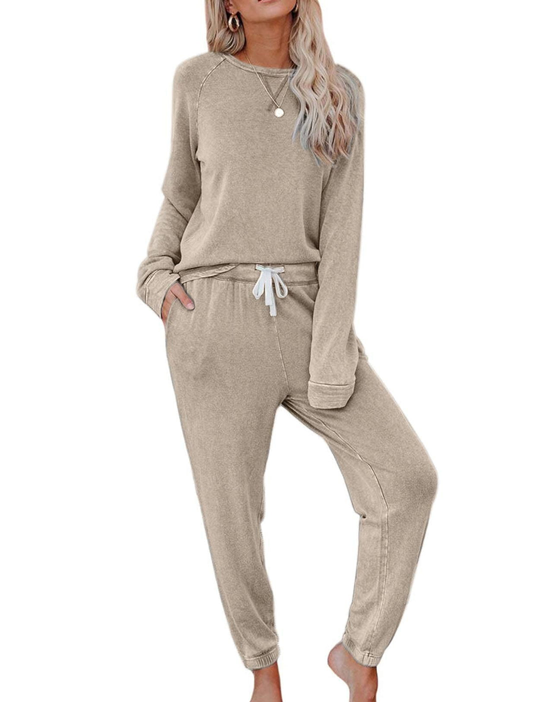 Kvindernes komfortable lounge sæt med stilfuld oversized sweater og afslappende bukser Stilla