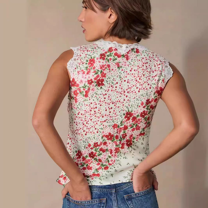 Damebluse med romantiske spids- og blomsterdesigns Stilla
