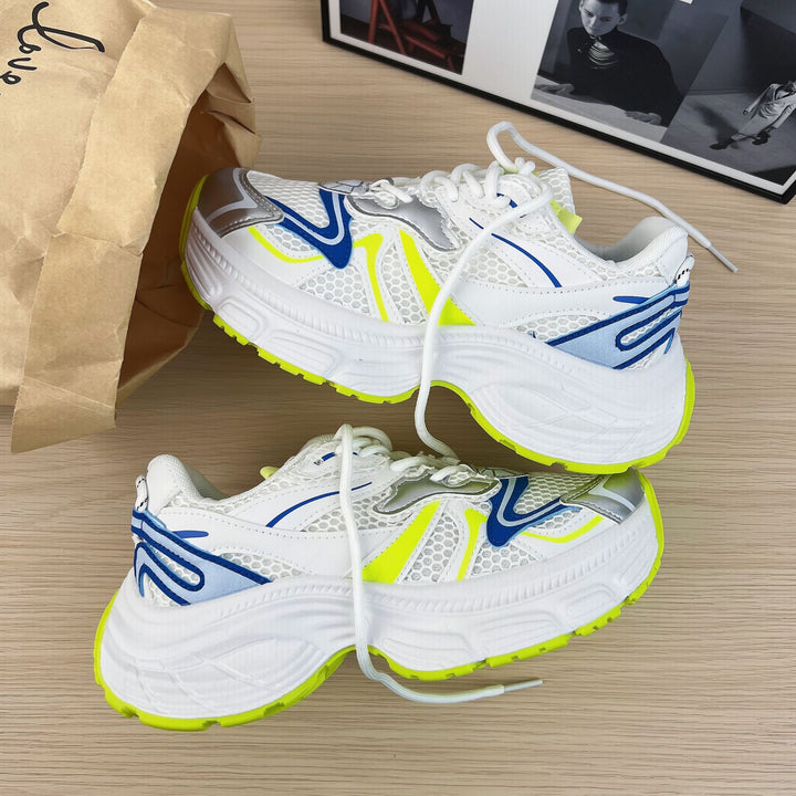 Dame Sporty Sneakers med reflekterende designelementer og åndbart mesh-overflade Stilla