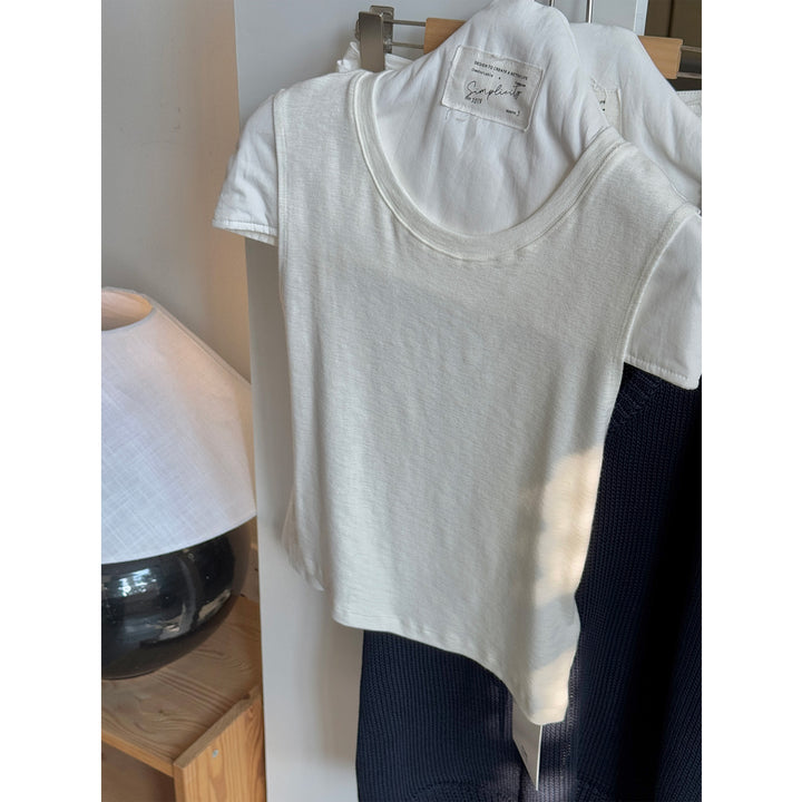 Dame ærmeløs top lavet af åndbart bomuldsblanding med elegant design Stilla