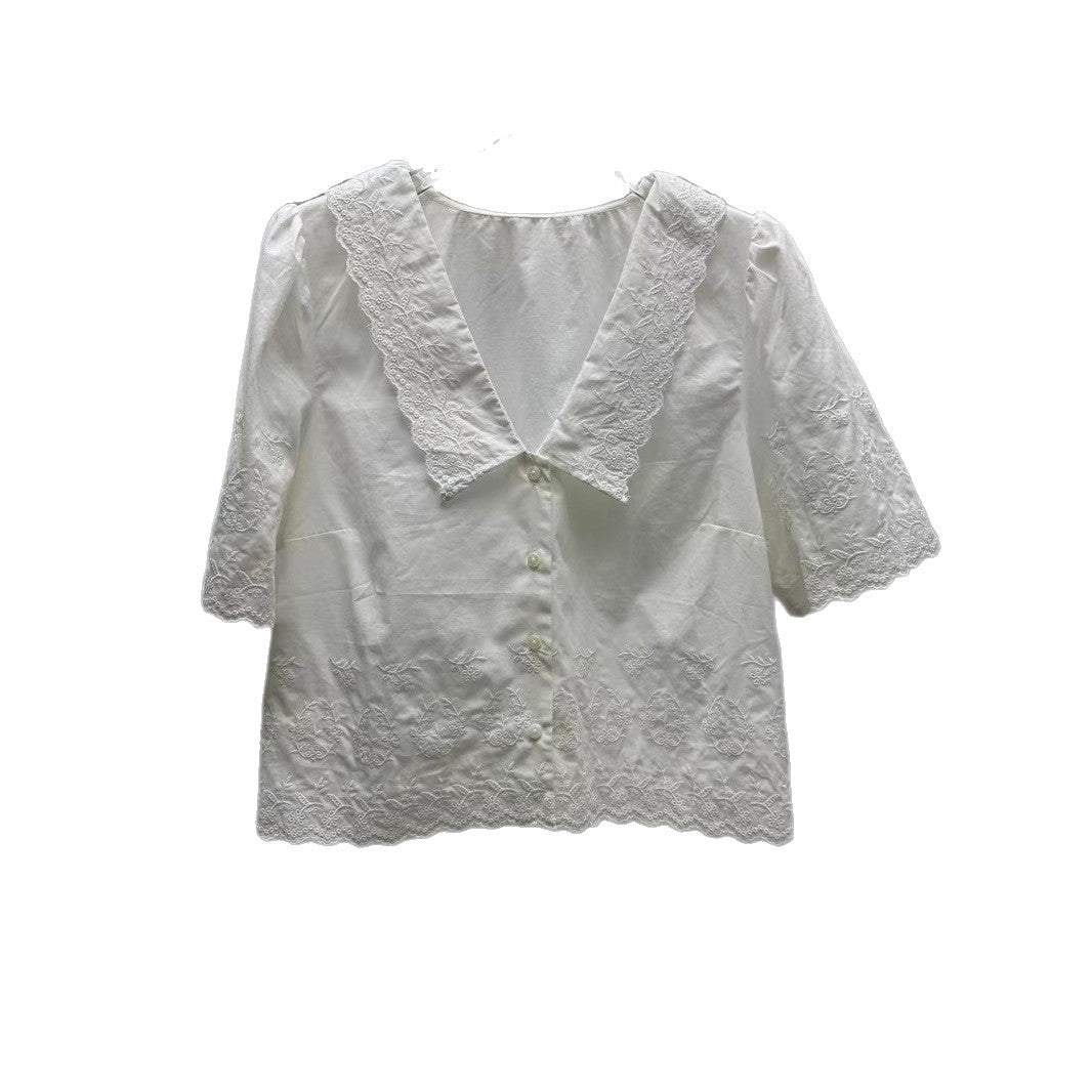 Damebluse med filigran blonde og elegant krave Stilla