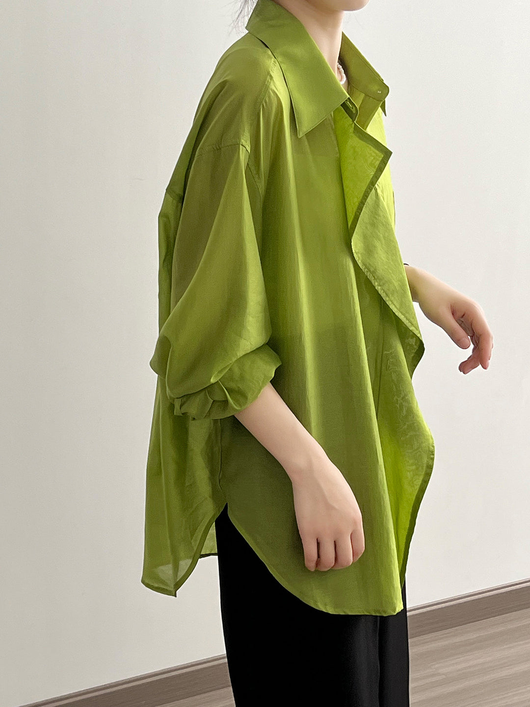 Dame afslappet bluse med oversized snit og fin struktur Stilla