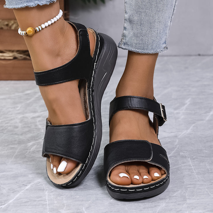 Dame Wedge-sandaler med justerbart remdesign og skridsikker sål Stilla