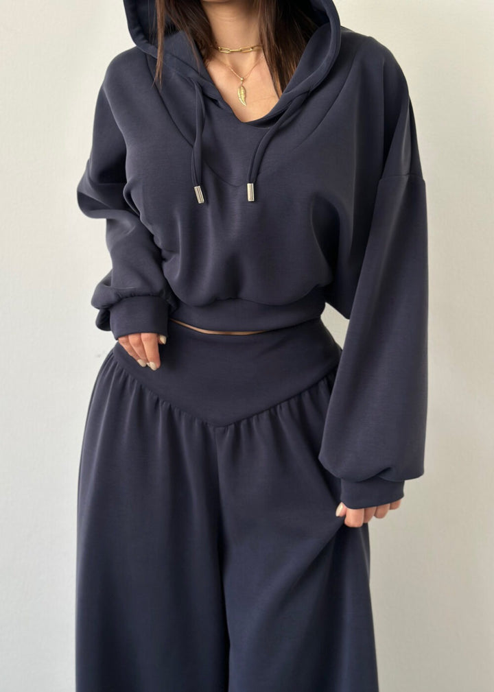 Kvinders afslappede sports loungewear sæt med cropped hoodie og brede bukser
