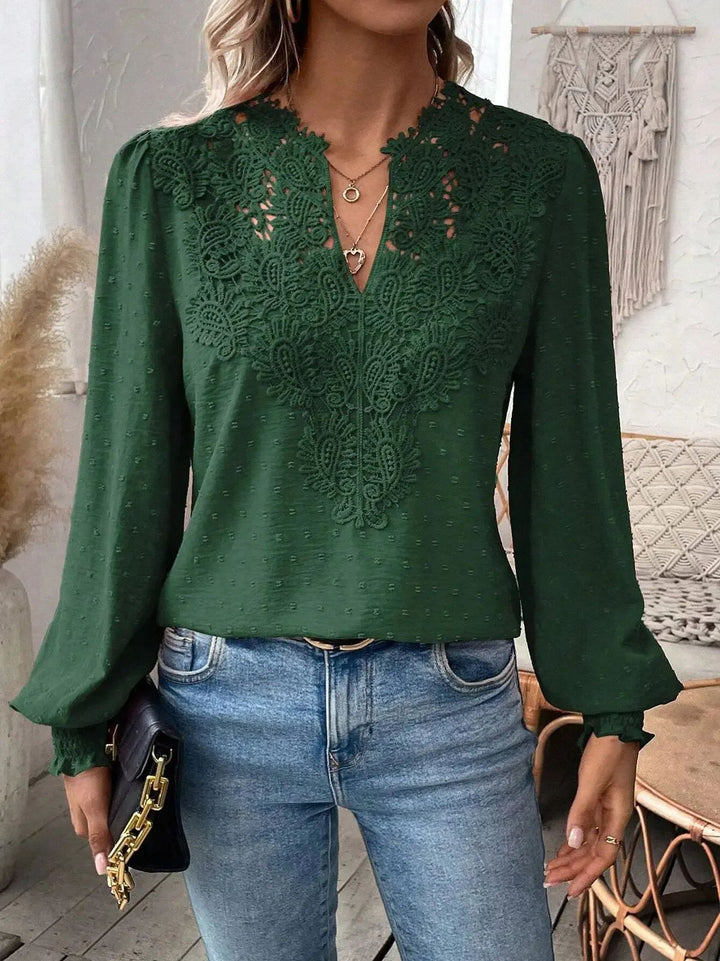 Damebluse med kunstnerisk broderi Stilla