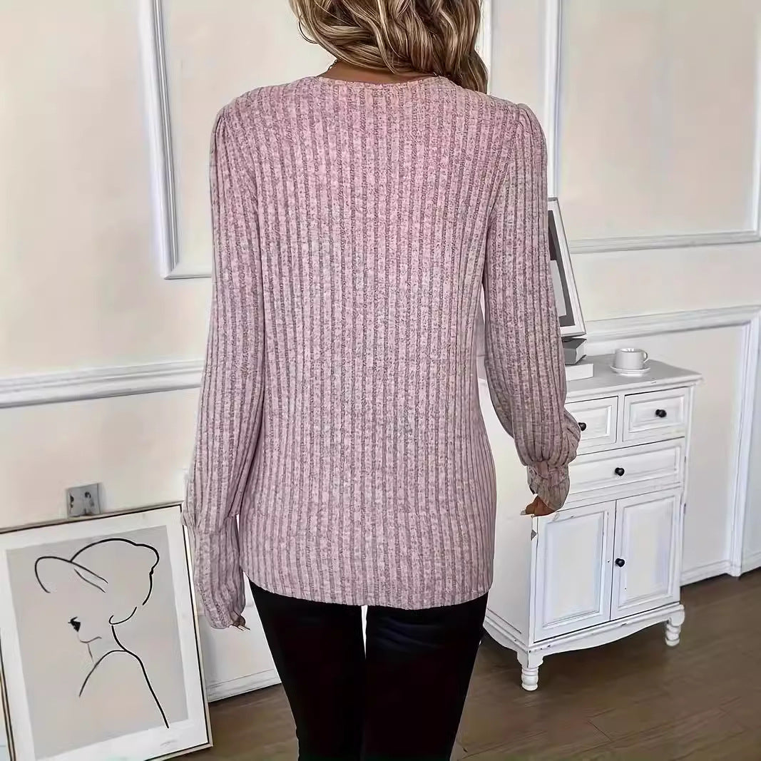 Dame strikoverdel med spidsbroderi og rynkede ærmer Stilla