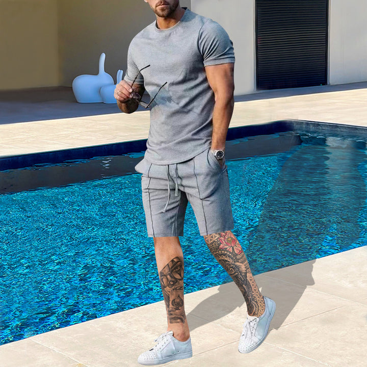 Herrer afslappet sommeroutfit bestående af overdel og shorts Stilla