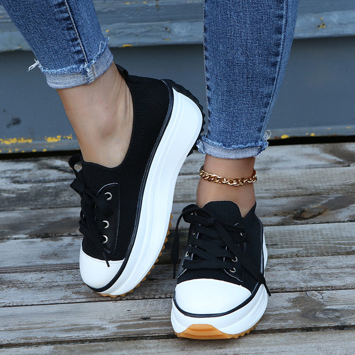Dame Plateau-Sneakers med elastisk strikket overdel og skridsikker sål Stilla
