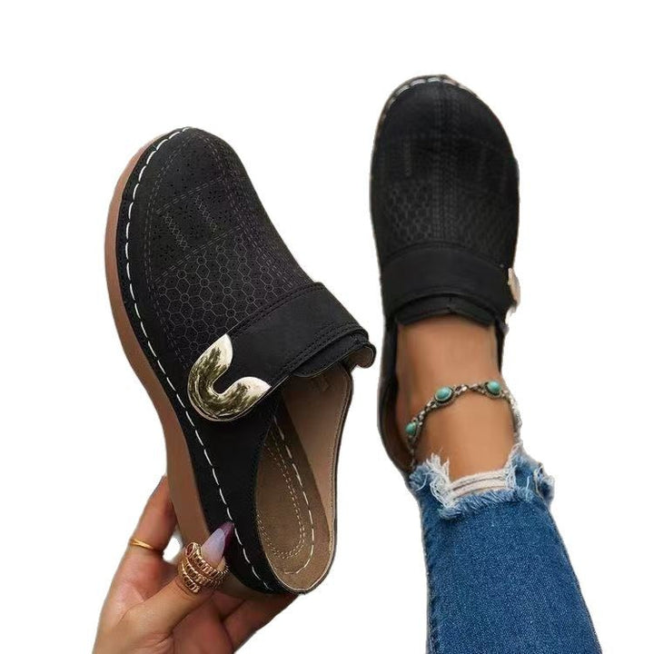 Dame Clogs med modefuld hul mønster og justerbar rem Stilla