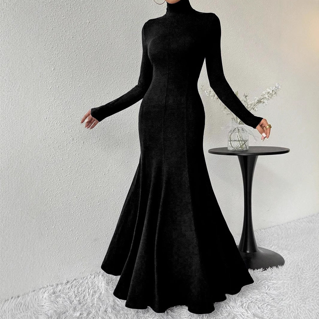 Dame elegant Maxikjole med høj krave og flowende kant Stilla