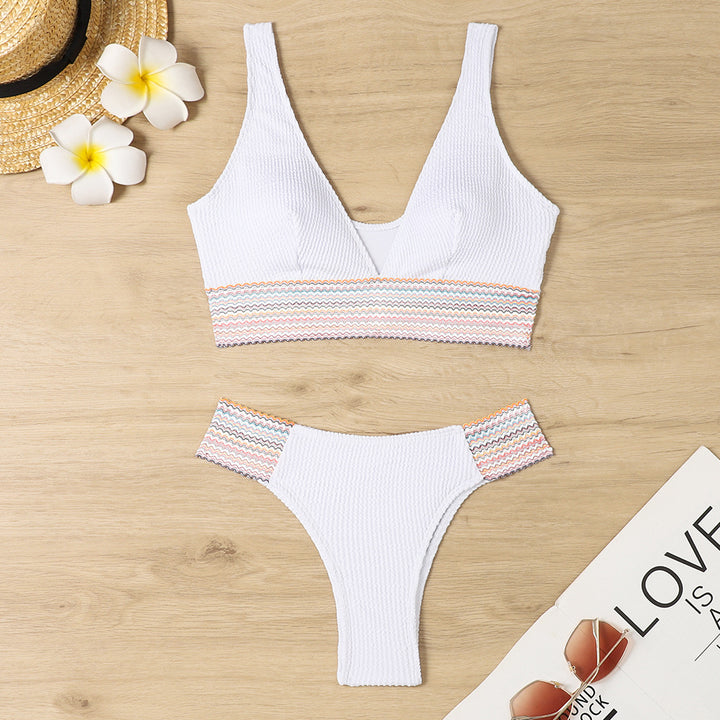 Dame bikini-sæt med moderne V-udskæring og struktureret materiale Skovae