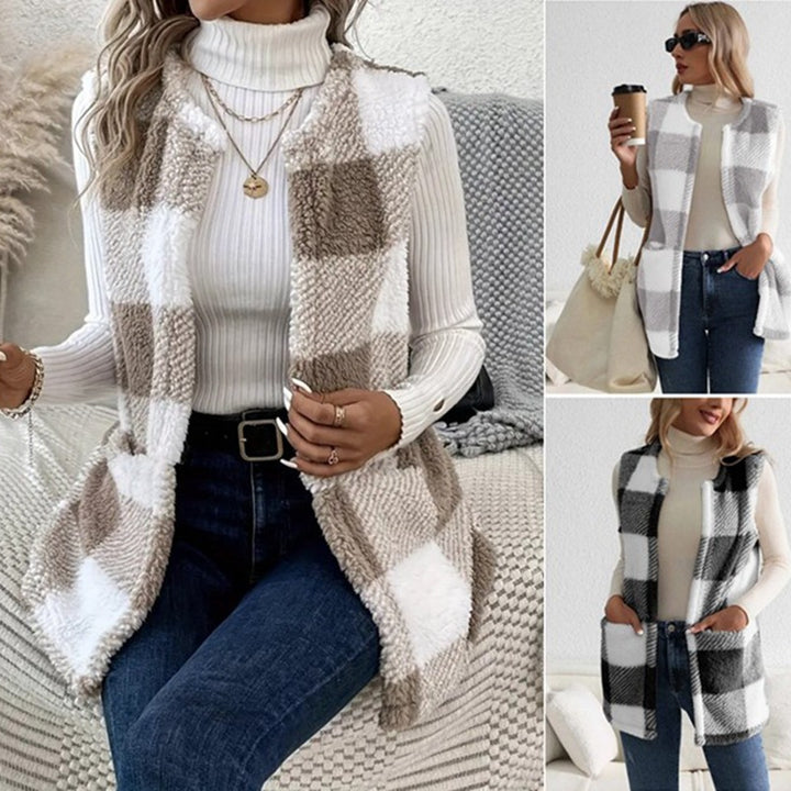 Damevest i blødt fleece i ternet design Stilla