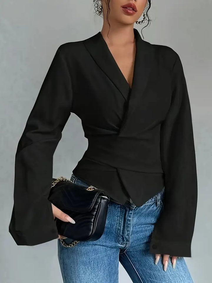 Dame Mode Vinklebluse med afslappet pasform og elegante flipper Stilla