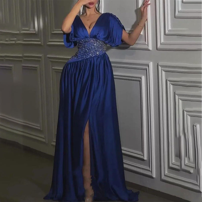 Dame Maxi-kjole med elegant taljeaccent og dyb slids Stilla