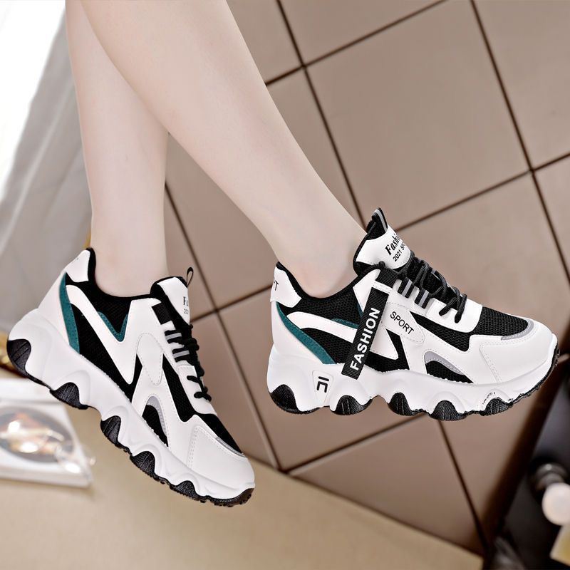Damer Sporty Sneakers med åndbar mesh-konstruktion og stødabsorberende sål Stilla