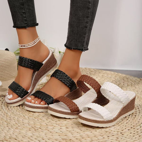 Dame wedge-sandaler med elegant flettet remdesign og komfortabel fodseng Stilla