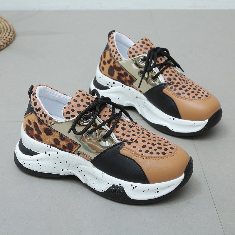 Dame Sporty Sneakers med innovativt fusionsdesign Stilla