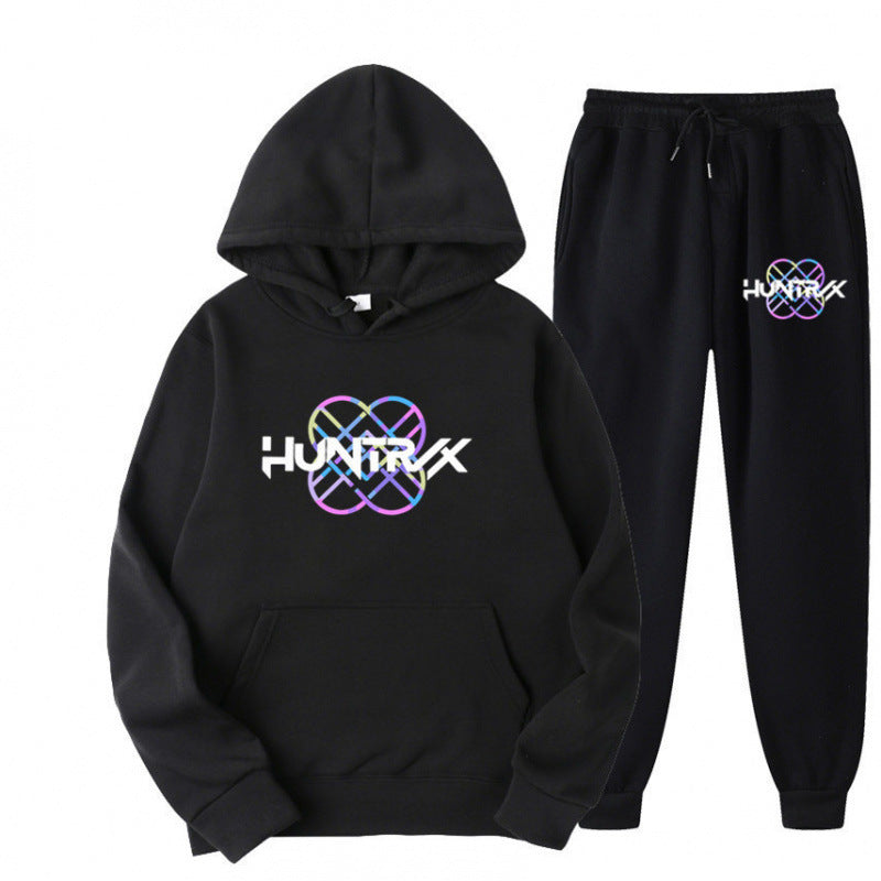 Dame tracksuit med moderne grafisk design og casual fit Skovae