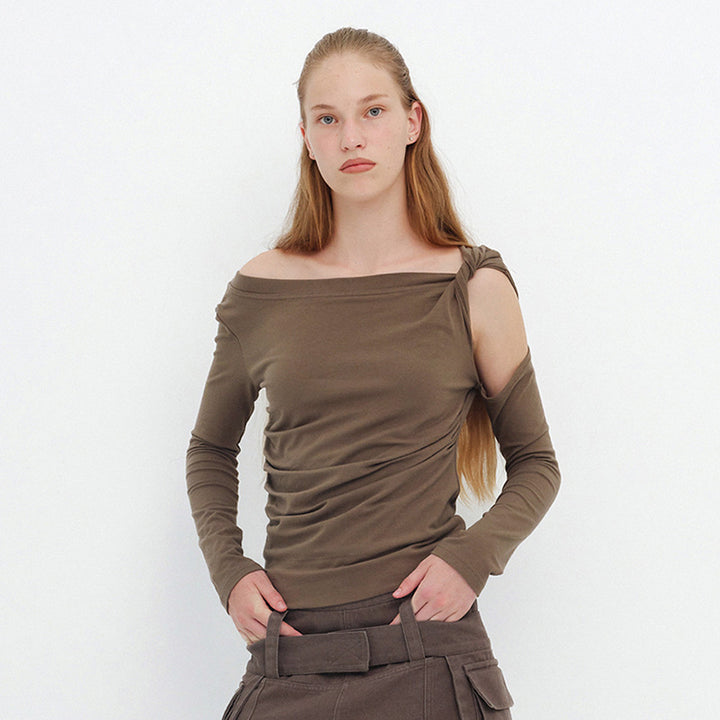 Femme asymmetrisk langærmet top med knude-detalje Stilla