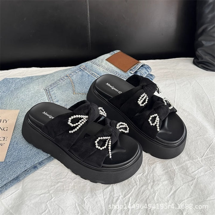 Dame platform-sandaler med elegante perledetaljer og moderigtig knude Stilla