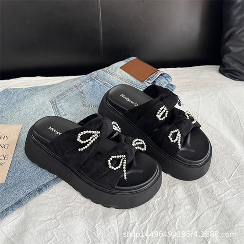 Dame platform-sandaler med elegante perledetaljer og moderigtig knude Stilla