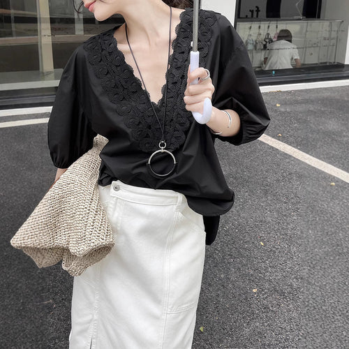 Dame let bluse top med elegant broderi Stilla