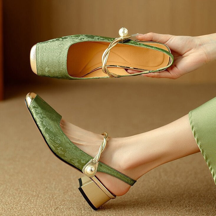 Dame Slingback-pumps med dekorativ perle-detail og elegant blokhæl Stilla