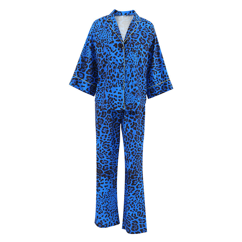 Dame Satin-Pyjama-Sæt med ekstravagant leopardmønster Stilla