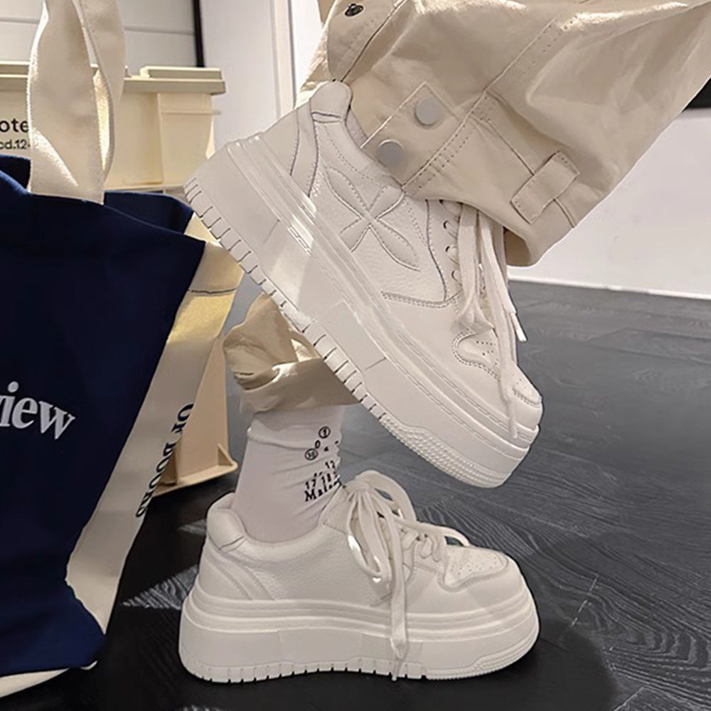 Dame Chunky Sneakers med komfortabel sålekonstruktion og elegante accenter Stilla