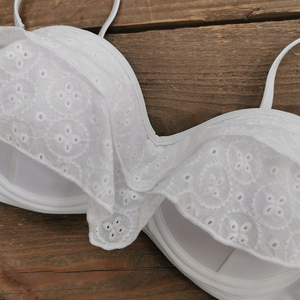 Dame Bikini-sæt med legende flæse-design og kontrasterende accessories Stilla