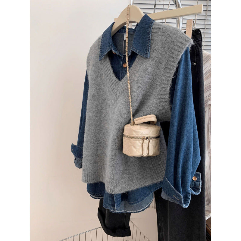 Kvinders stilfulde V-hals strikket sweater med afslappet denim lagdeling