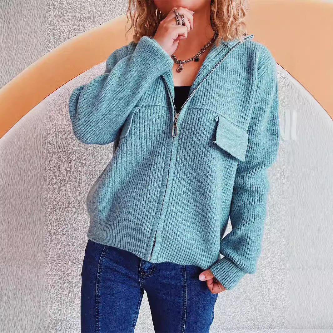 Kvinders fashionable cardigan med høj krave og praktiske lommer Stilla