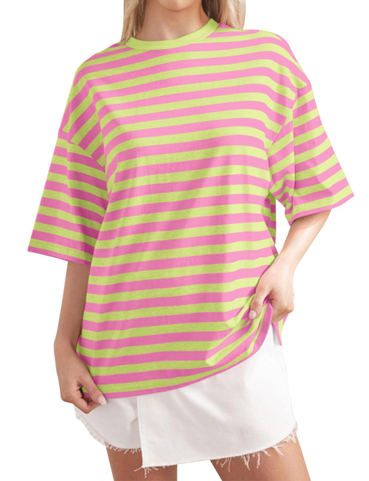 Dame Oversized stribet T-shirt med rund halsudskæring og korte ærmer Stiila