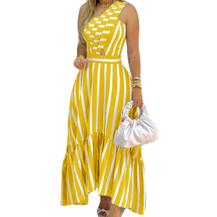 Dame maxikjole med asymmetrisk snit og trendy cut-out Stilla