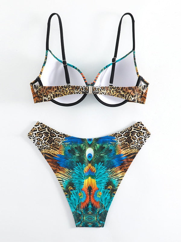 Dame Triangel-bikini med ekstravagant fjerdesign og funklende accenter Skovae