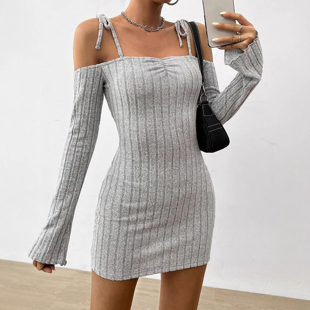 Damer Off-Shoulder Minikjole med volangdetaljer og fint ribstrik Skovae
