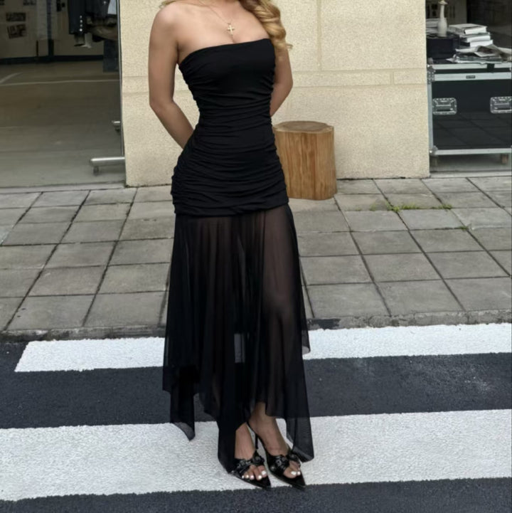 Dame strapless maxikjole med elegant drapering og gennemsigtig skørt Skovae