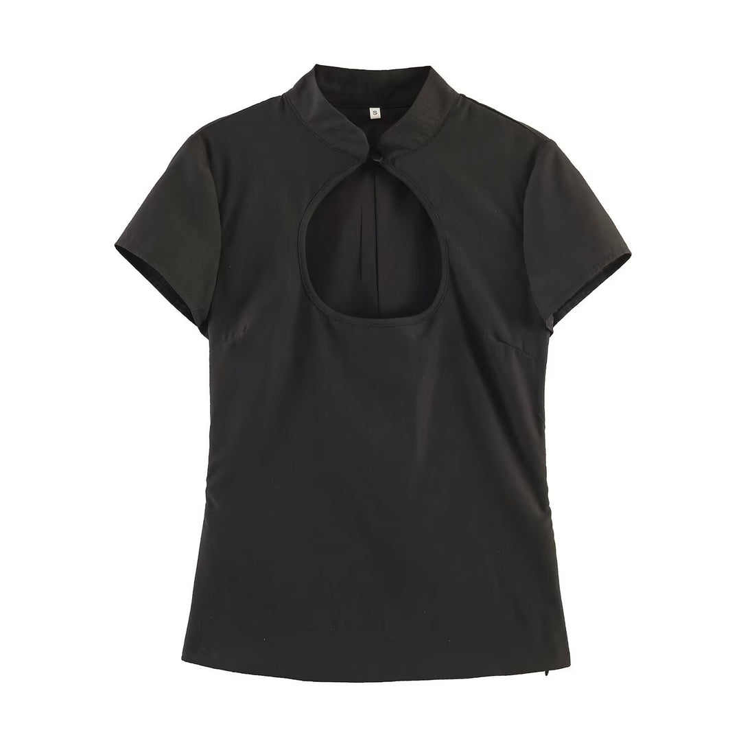 Damebluse med innovativ udskæring og elegant krave Skovae