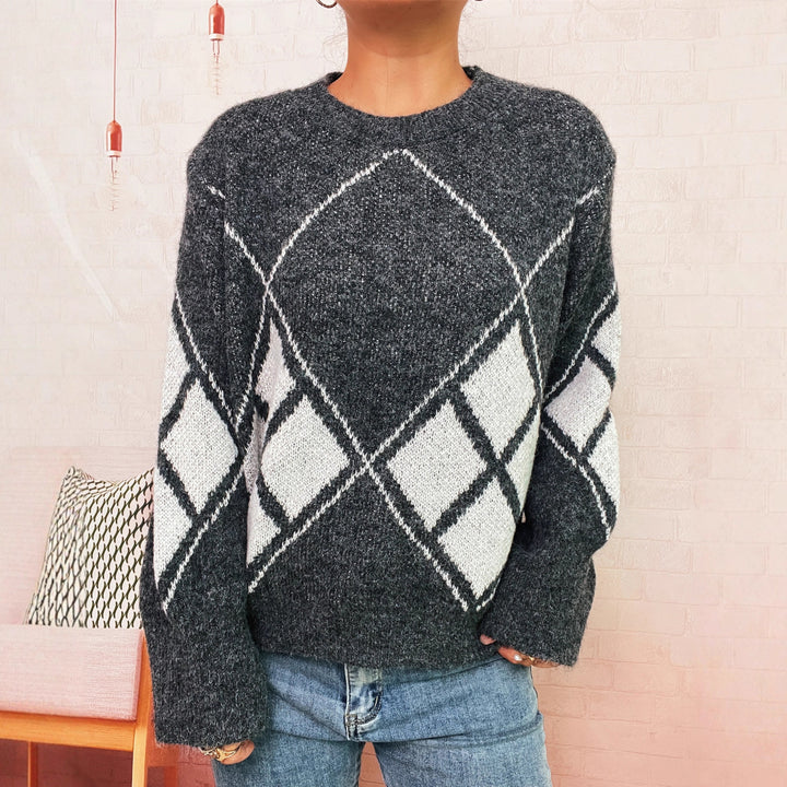 Kvinders strikkede sweater med moderne ternet mønster Stilla